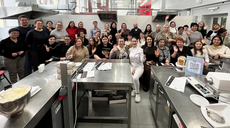 Мастер – класс «Пасхальное искусство» от технолога ГК «Русагро»