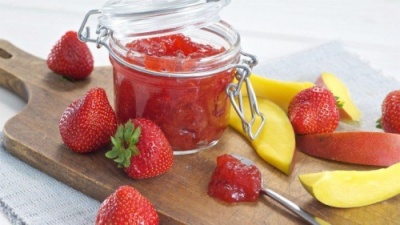 картинка Конфитюр "Клубника с яблоком Т" (ведро 13 кг) от Торговой Компании "Зима"