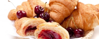 картинка Начинка Dolcemix Natural "Вишня с кусочками" (ведро 11 кг)  от Торговой Компании "Зима"