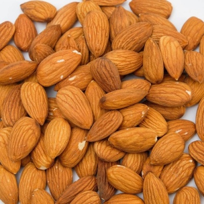 картинка Миндаль целый очищенный (пакет 1 кг) от Торговой Компании "Зима"