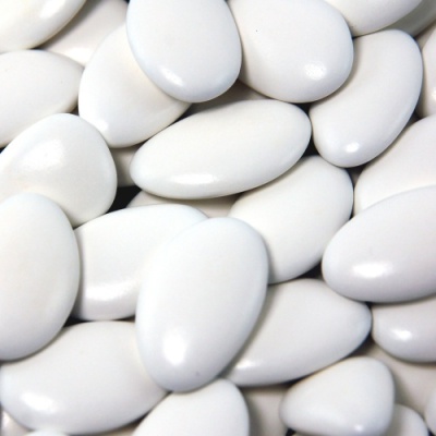 картинка Драже сахарное-перламутр.капли белые с шоколадом (1кг) AI16500 от Торговой Компании "Зима"