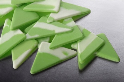 картинка Глазурь кондитерская "Треугольник Малахит" (уп 1 кг) от Торговой Компании "Зима"