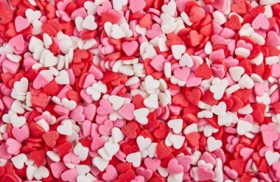 картинка Посыпки Сердечки красно-бело-розовые (мини) (уп.0,75 кг) tp16021 от Торговой Компании "Зима"