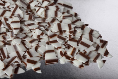 картинка Глазурь кондитерская "Крошка Мраморная" (коробка 6 кг) от Торговой Компании "Зима"